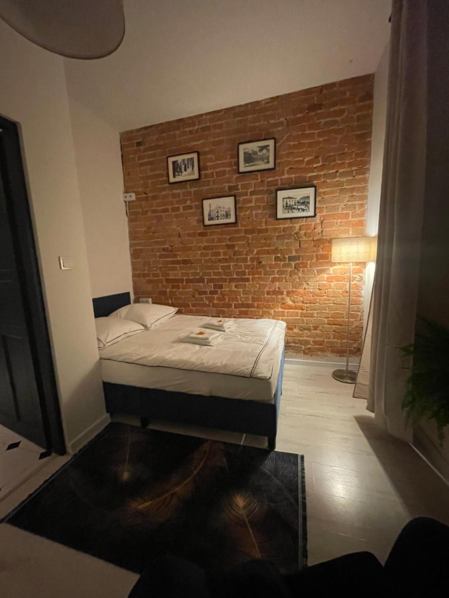 Apartamenty Luczkowskiego Z Widokiem Na Studnie 3 Chelm Ngoại thất bức ảnh